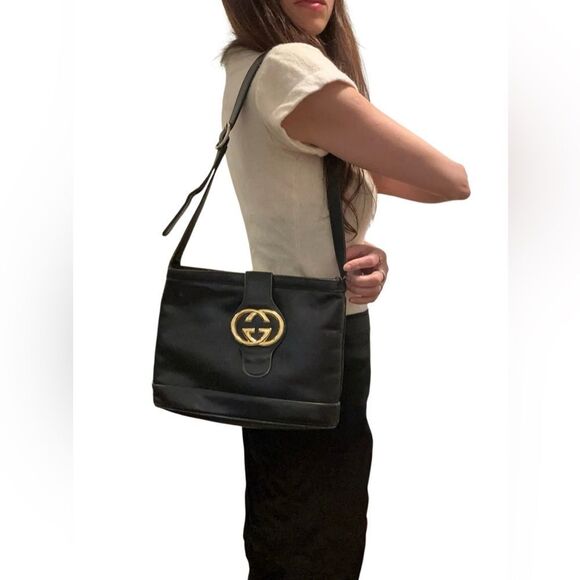 Gucci Black Leather Shoulder Bag with Gold Logo - Picture 2 of 13
